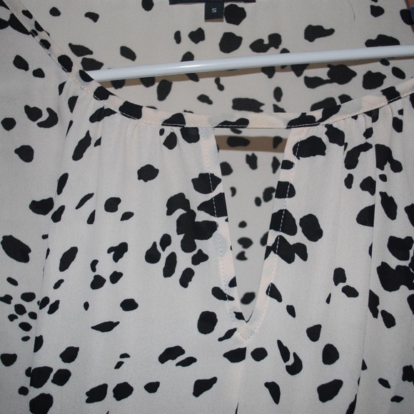 West Kei Cute tie front blouse. - Picture 5 of 7